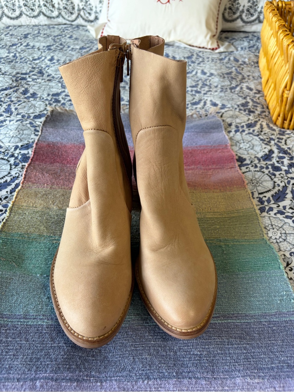 EUC Diba tribeWomen’s Beige Leather Ankle Boots - Classic Block Heel size 7 - Picture 4 of 8